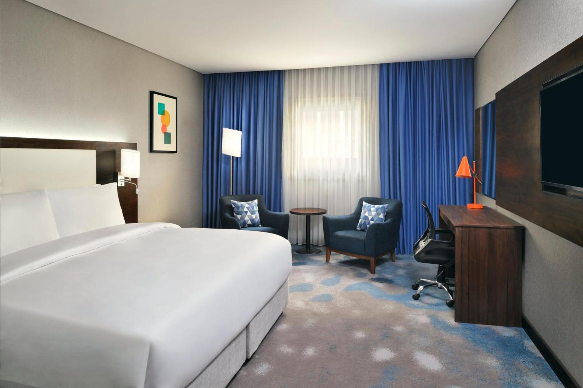 Hotel Corniche By Ihg 4*